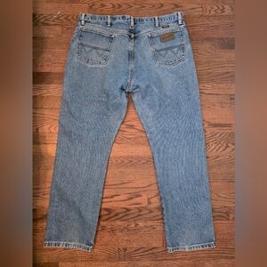 Wrangler Men's Light Blue Relaxed Fit Jeans